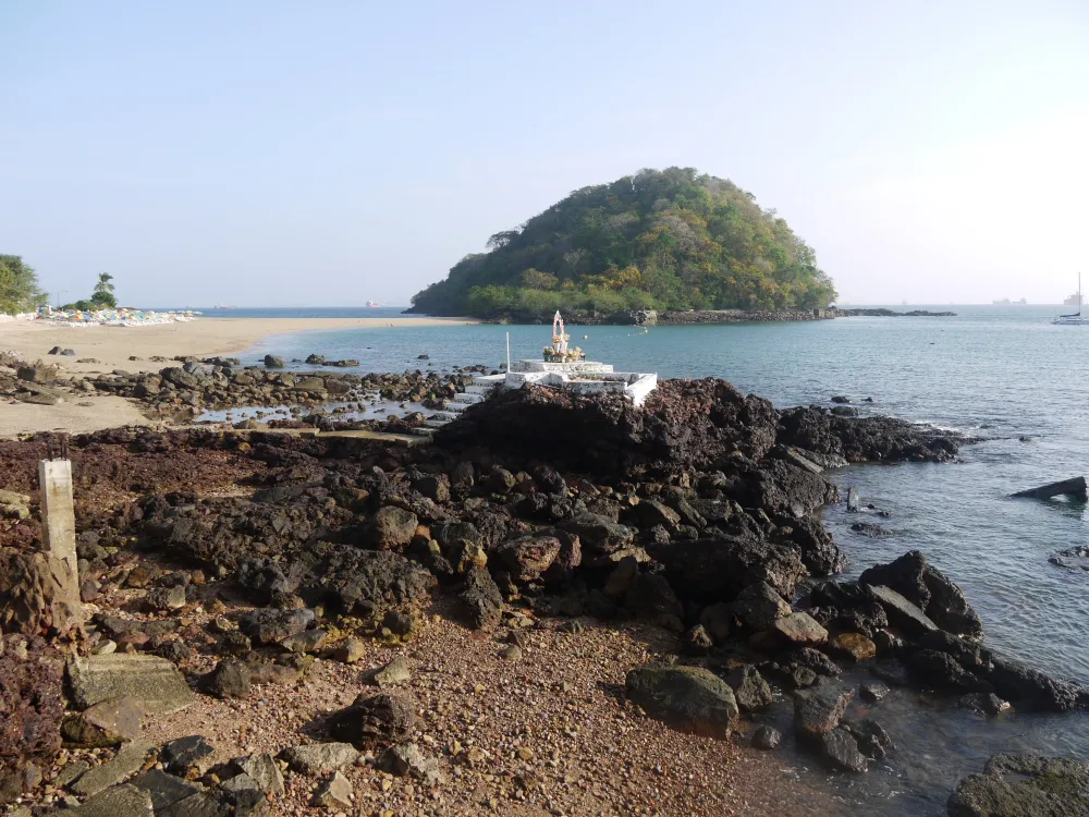 El Morro de Taboga visto desde la playa